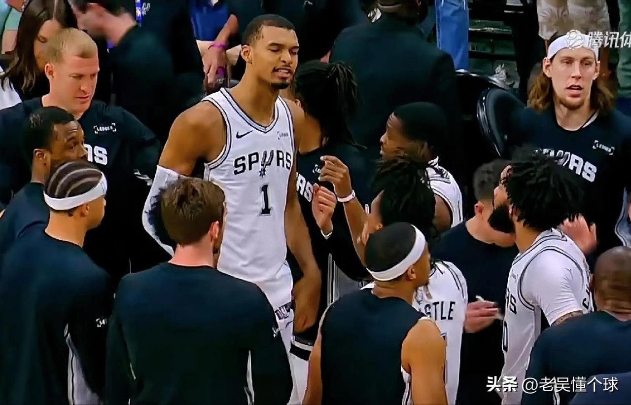 文班亚马：真不是我不想增加上场时间。

今天马刺大胜公牛，九连胜到手，文班亚马打