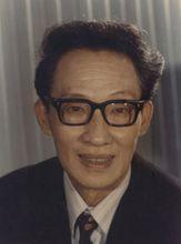 吕玉堃[kūn]：1921~2004，一级演员，以秋海棠一角深入人心。在舞台、电