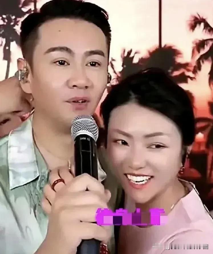 罗姣需要的不仅仅是事业搭档

关注罗姣的网友明白，徐子崴的嗓音和罗姣的演唱风格并