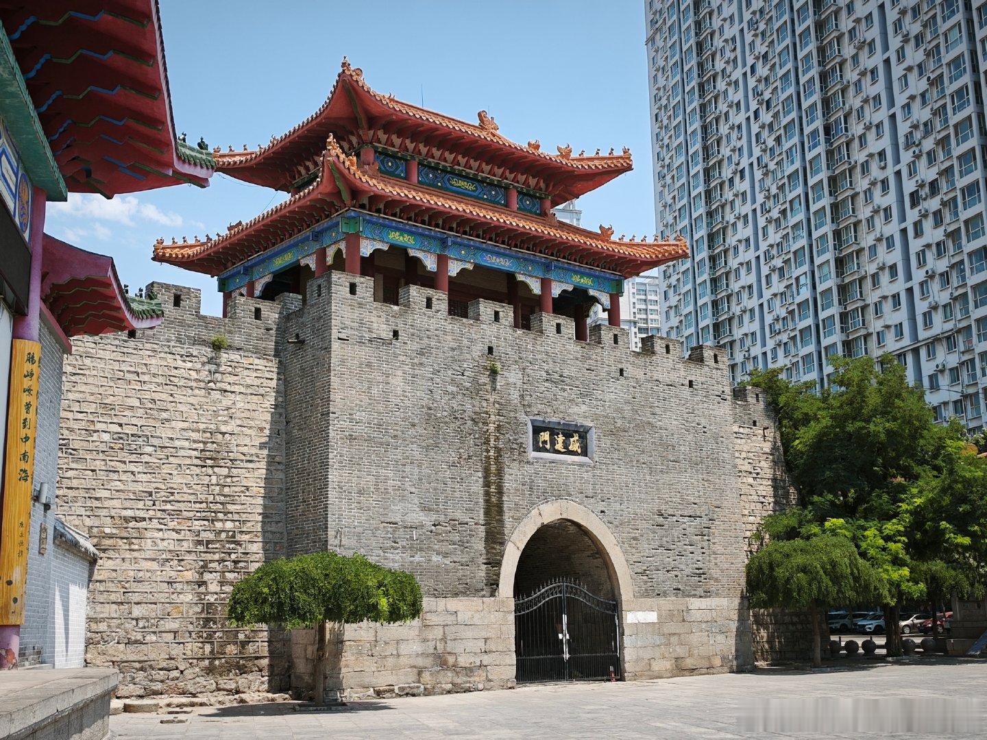 河北省石家庄市，鹿泉区获鹿镇，威远门。 石家庄·鹿泉区