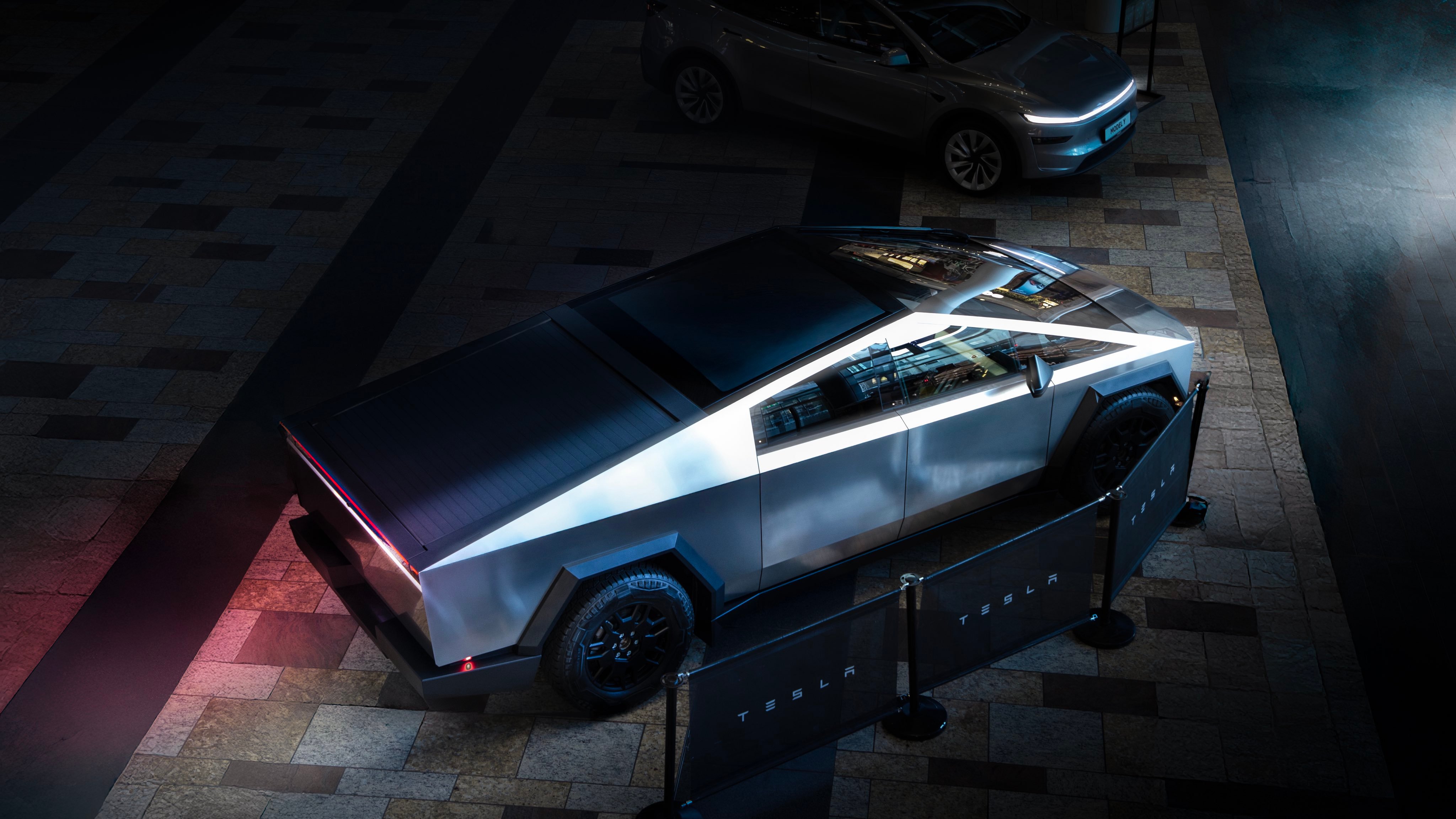 英伟达机器人技术总监：特斯拉FSD V14是首个通过“物理图灵测试”的人工智能1