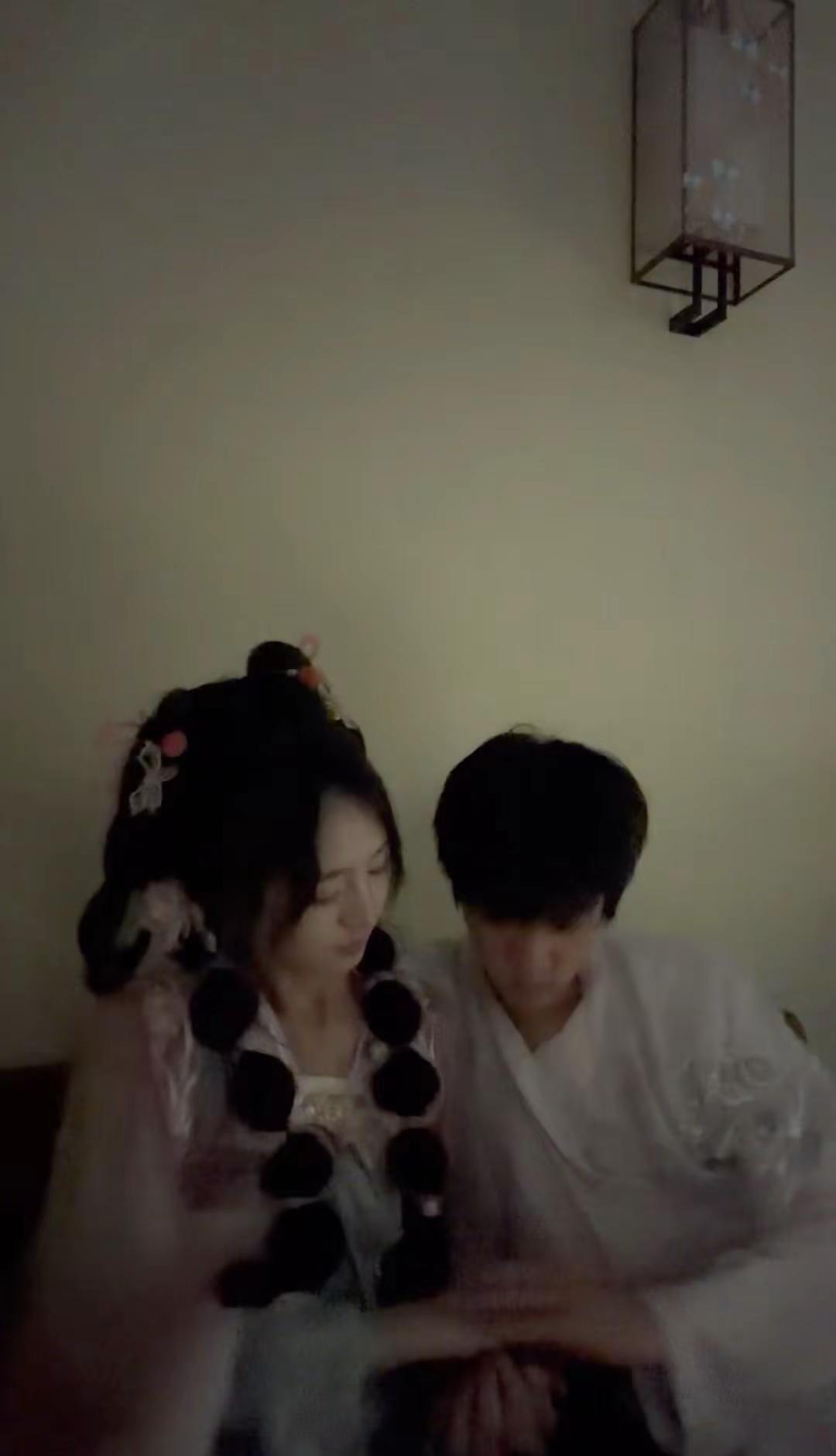 寻初，我终于鼓起勇气，说了句爱你 落书 寻初 楚烟 当时不觉得我们会分开，直到不