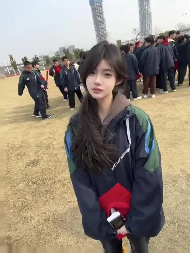 记得亲你的时候你害羞往后退