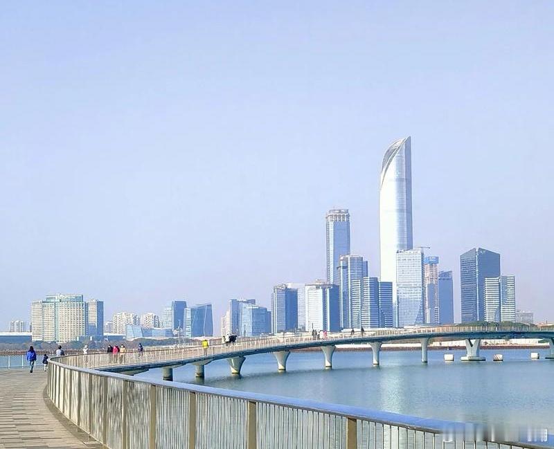 心里话         人生最大的智慧是懂得什么该紧握，什么该放手。      