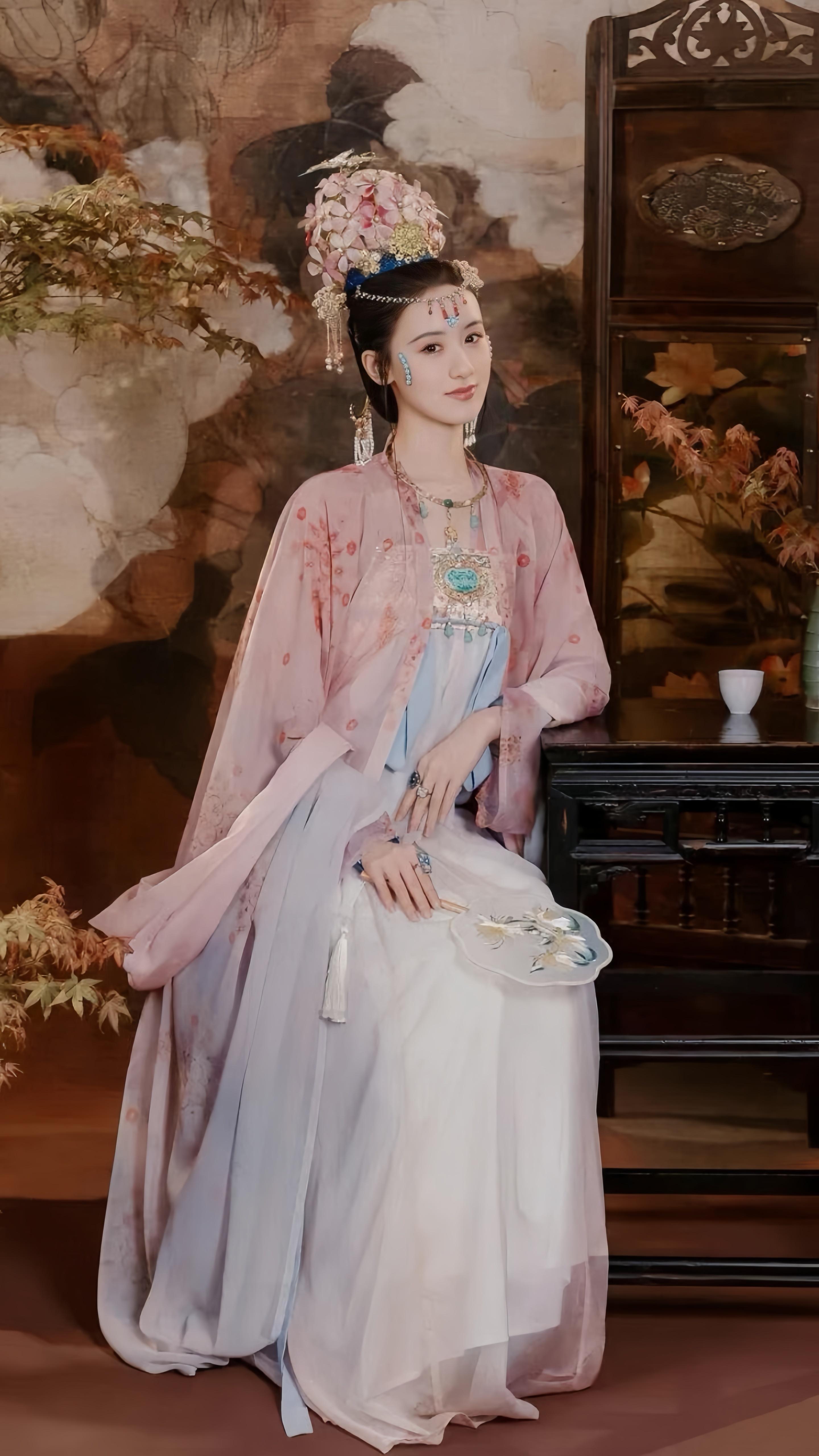 人间至甜袁冰妍 美人如画，回眸一笑百媚生！