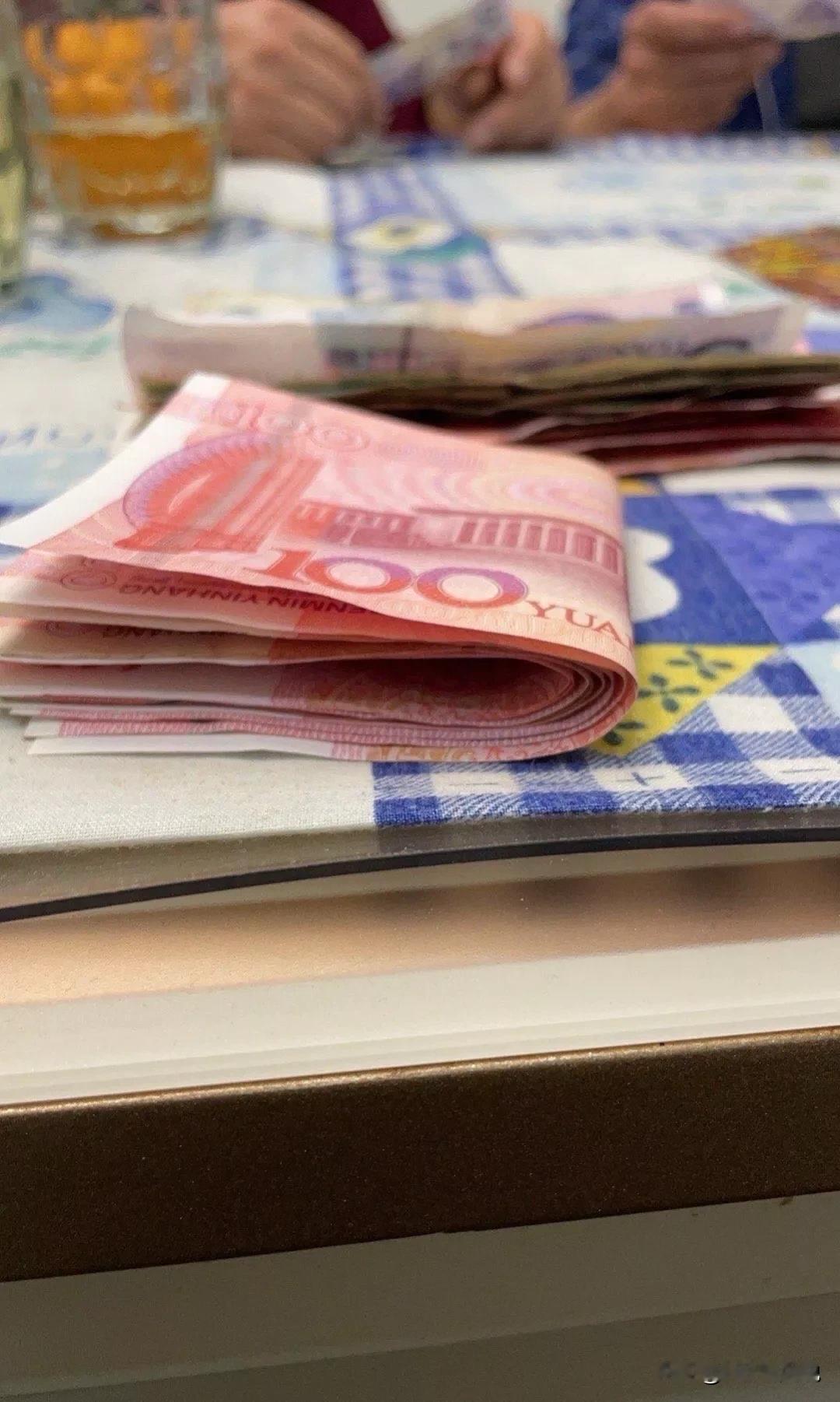 昨天跟着业务部门面试了一个35岁的候选人，属于上有老下有小，背着房贷而且当前是离