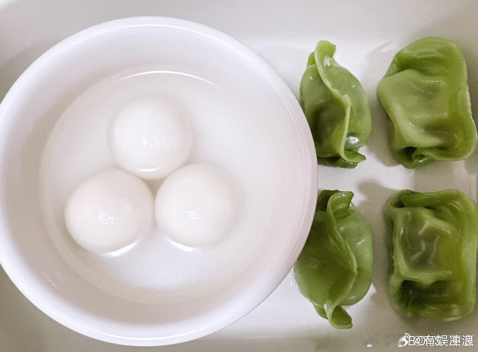 王源错个峰王源错峰过冬至王源错峰过冬至，好，