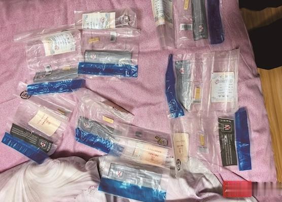这不是闹乌龙嘛！湖北武汉，一女子把8根金条收在家中，没过多久发现金条不翼而飞，便