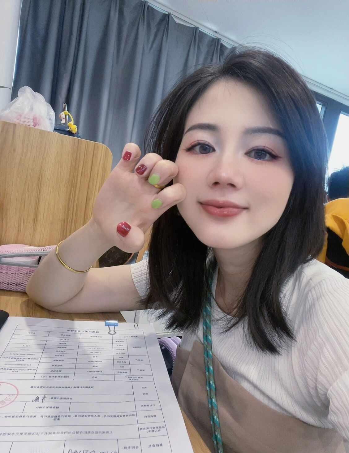 只是想记录拥有新手机的开心😍
新手机