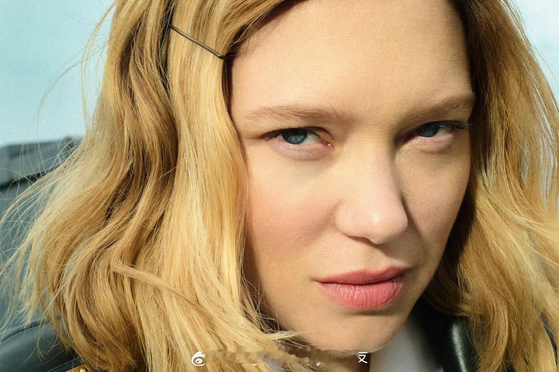 蕾雅赛杜（Lea Seydoux）身穿Louis Vuitton系列坐镇好莱坞娱