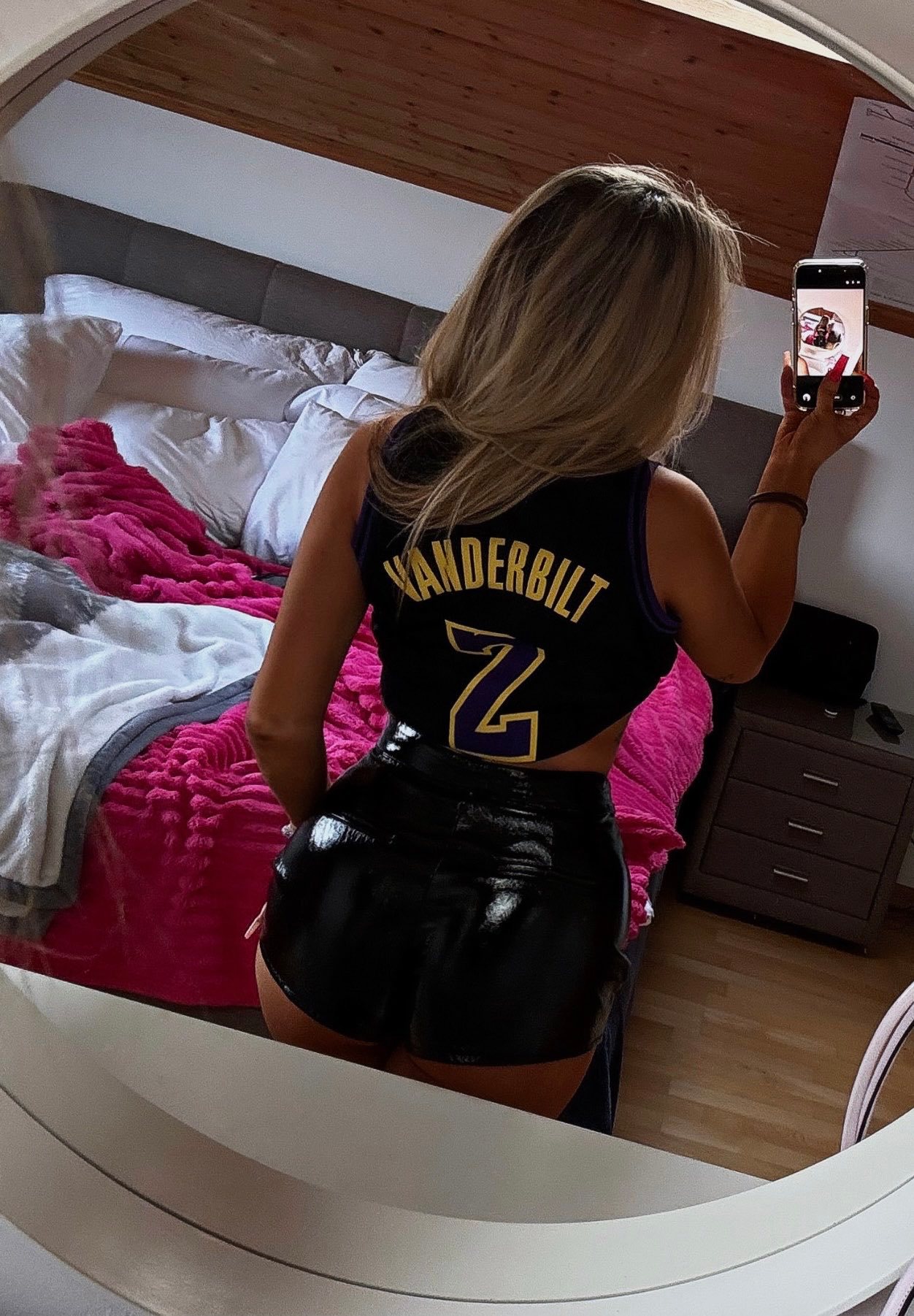 总有人爱你不需要理由。 