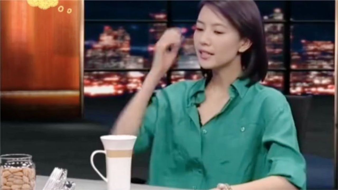 窦文涛问高圆圆：如何保持苗条身材？高圆圆大方说出自己的小秘密