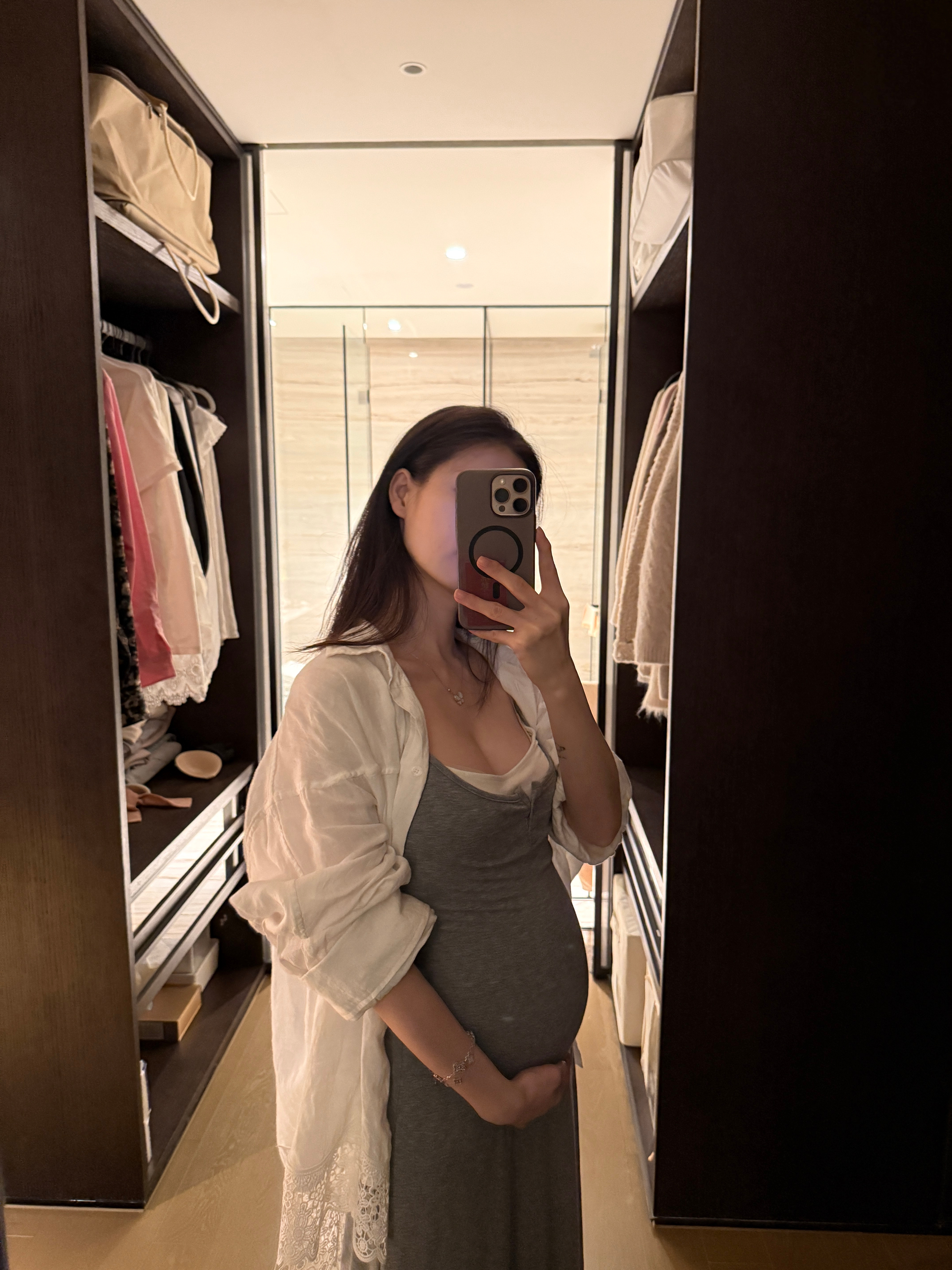 好离谱，不是说28周以后才会猛涨吗，我过了20周以后肚子像吹气球一样起来了[允悲