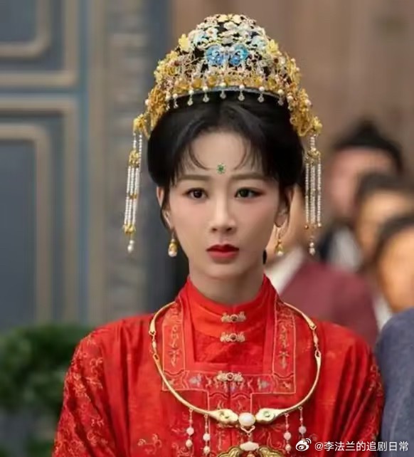 家业收视率杨紫主演的《家业》收视率大涨，涨了0.3，是开播以来至今最高的一天，恭