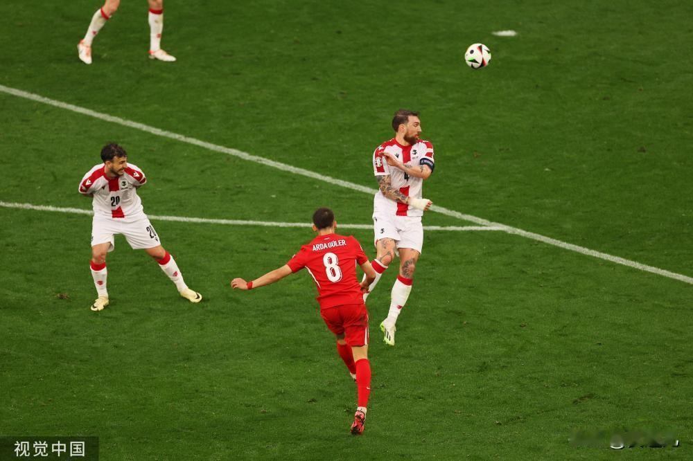 欧洲杯-土耳其3-1格鲁吉亚迎开门红
北京时间6月19日，欧洲杯小组赛F组第一轮