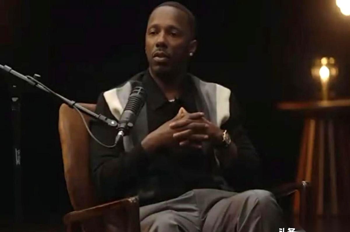 富保罗让里夫斯去打替补？
我第一眼看到，还以为自己眼花了。
这哥们儿是真敢说，还