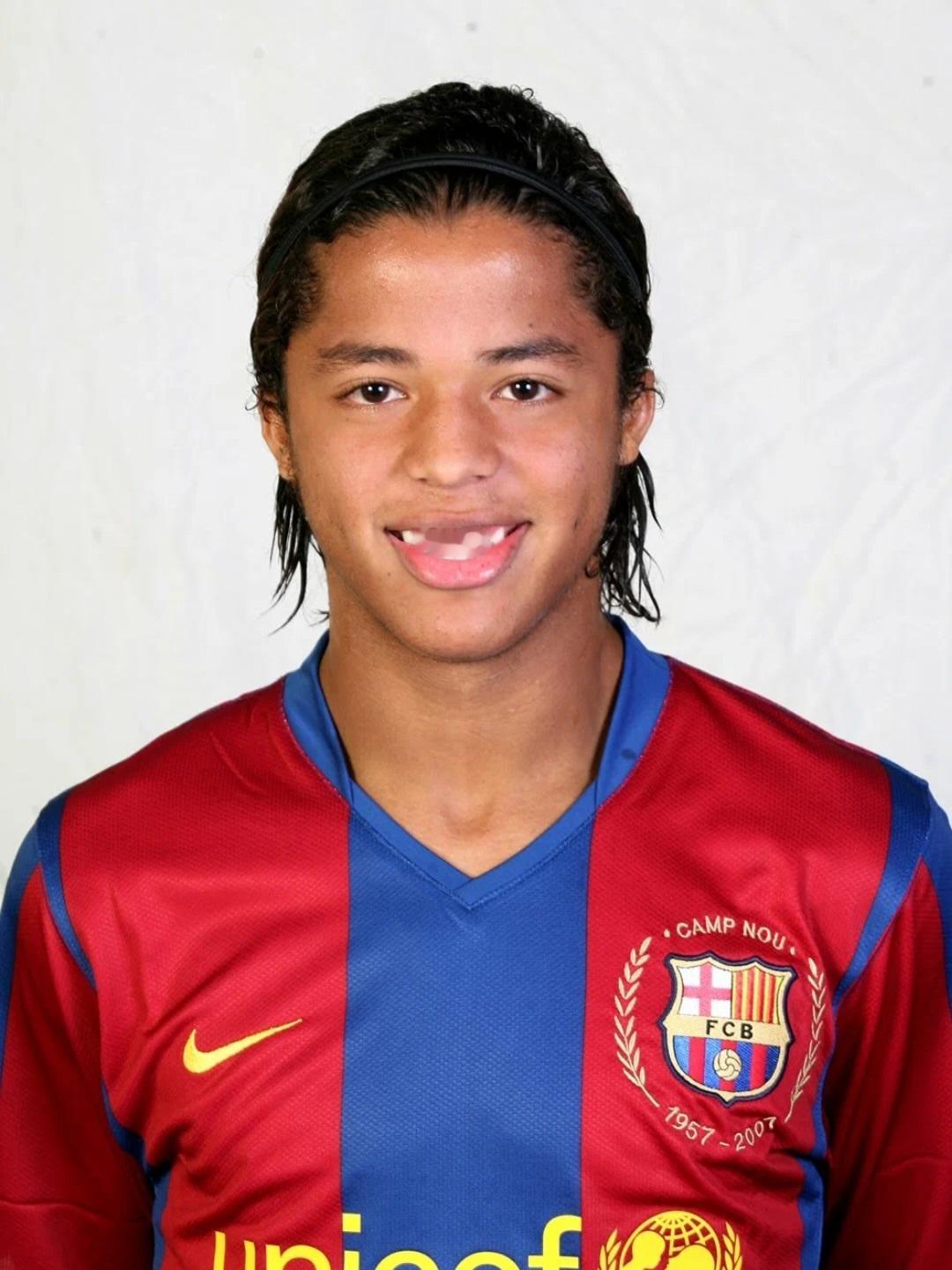 人们总在渐渐淡忘他，但我永远不会忘记吉奥瓦尼·多斯桑托斯。足球