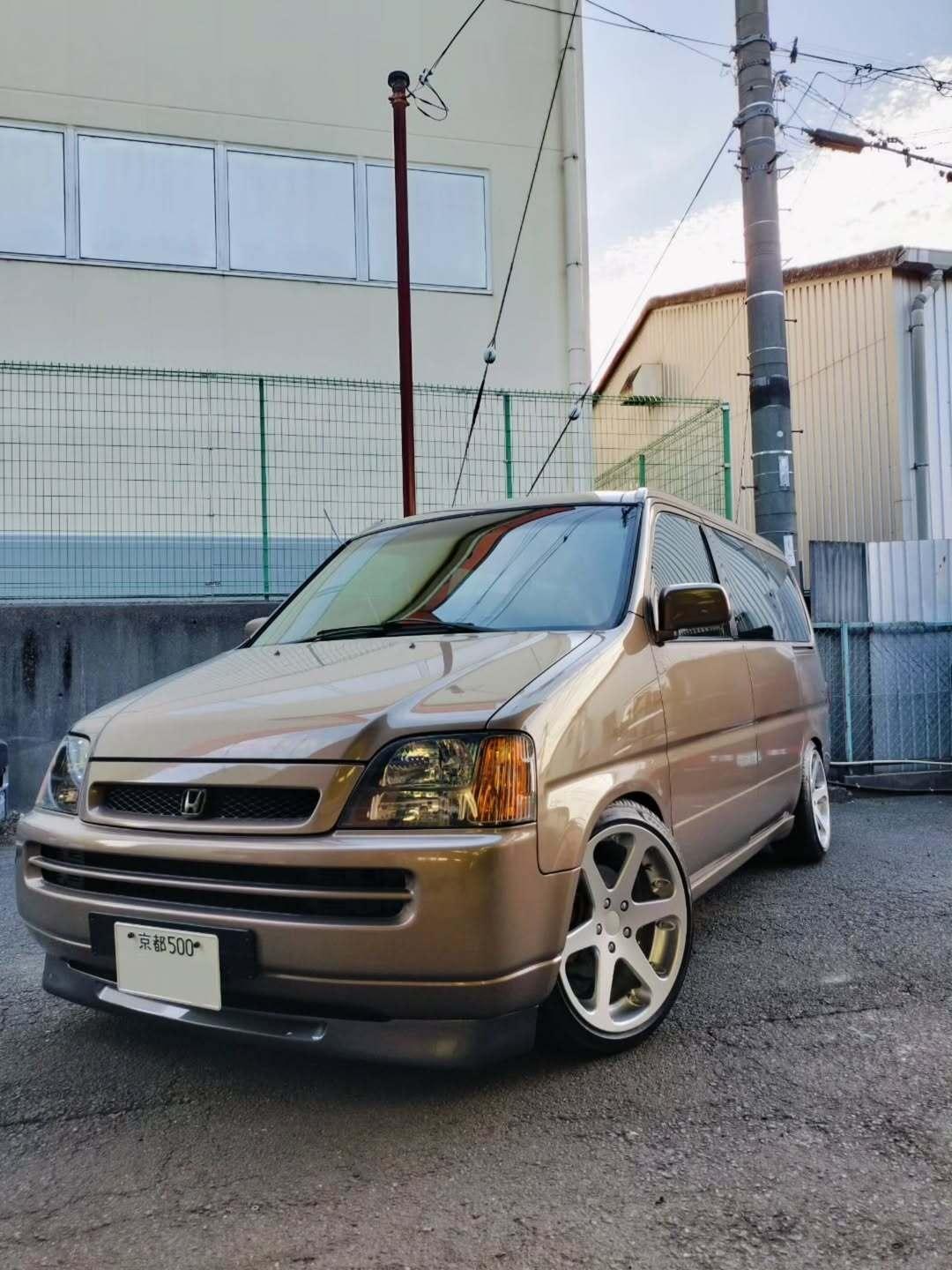日本车主自述：
1999年款的 RF1 StepWgn（步威）前期版 DeLux