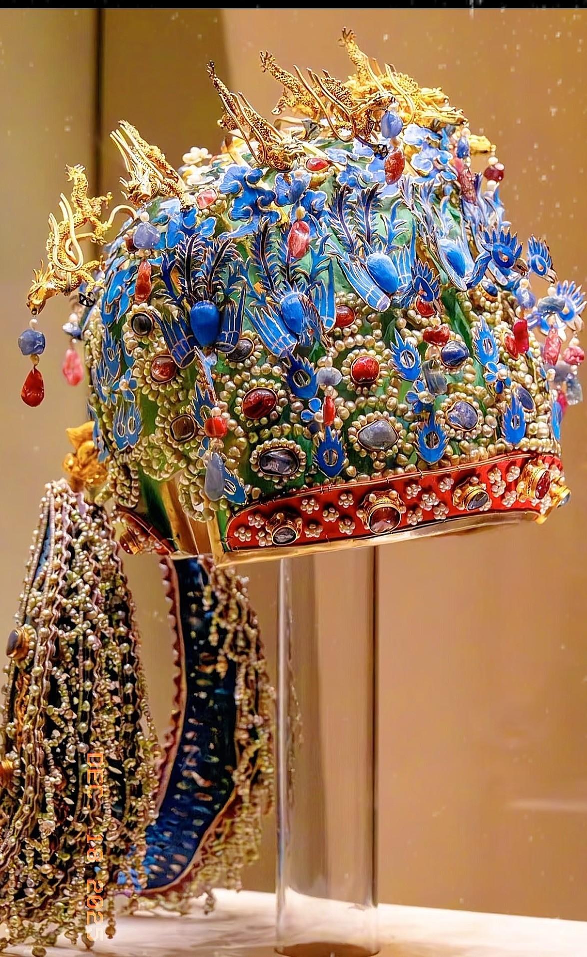 庞家老清单揭六十年谜团，

博物院解释翻车，

重要凭证竟成破案关键。

最近听