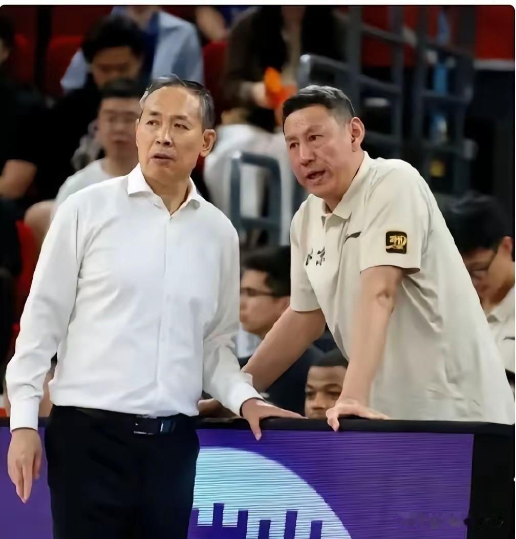 其实方硕接受采访就已经说明了北京北汽为什么不能夺冠，就是北京北汽队内大牌球员太多