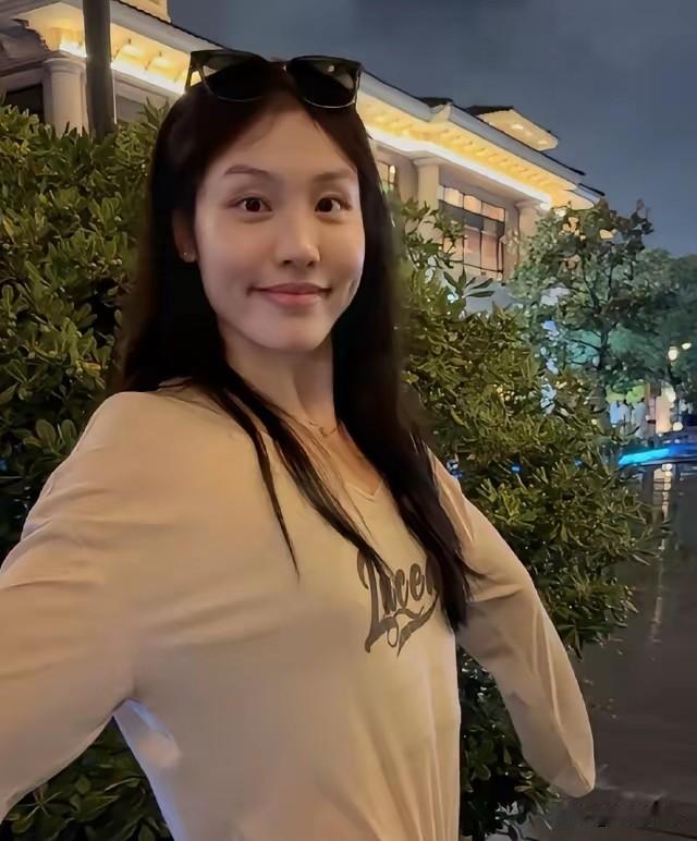中国女篮7月份赴墨尔本对阵澳大利亚热身赛的名单已公布，仅两位老将，张茹不在名单内
