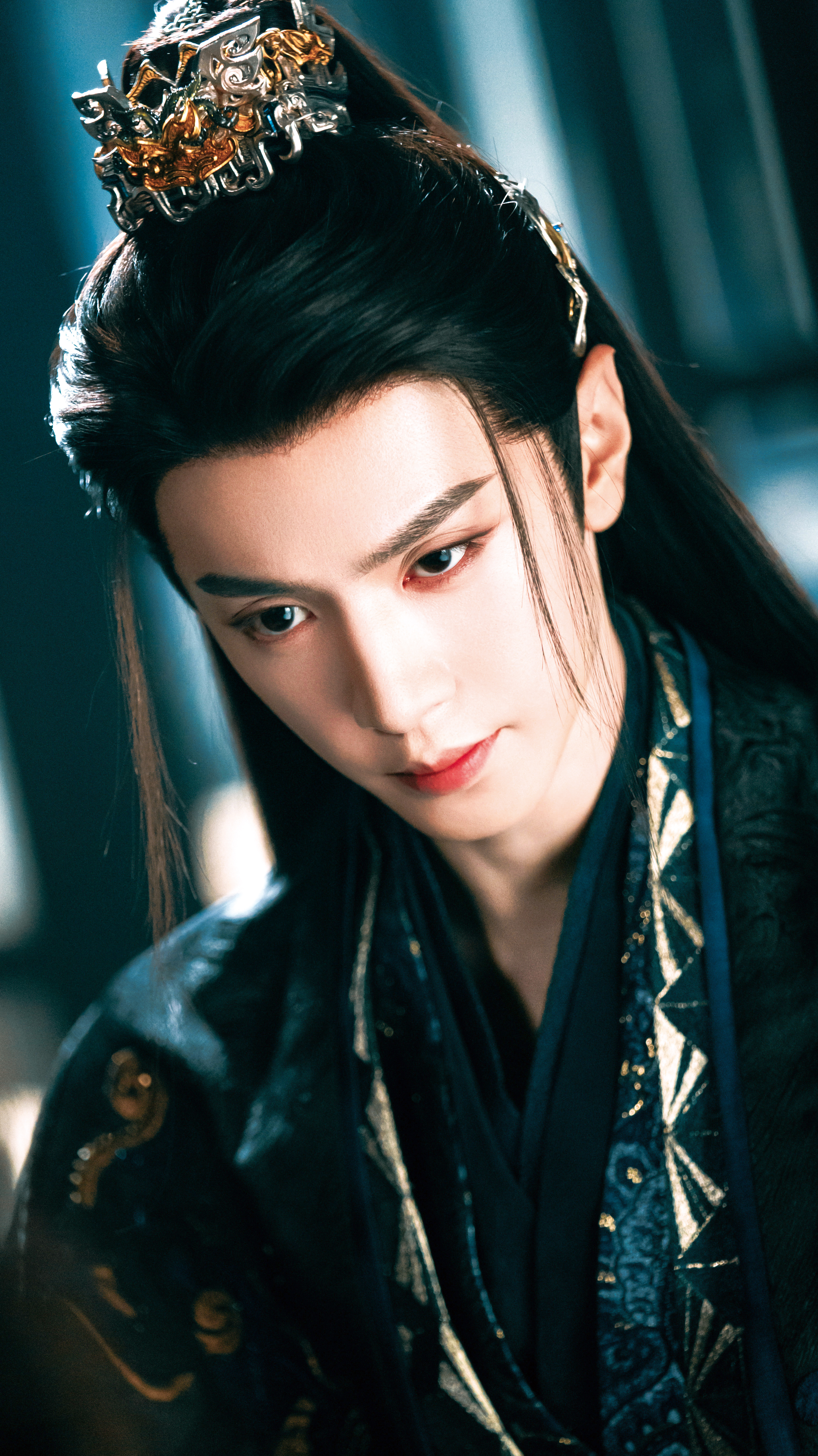 一股子阴湿男鬼味儿 ​​​