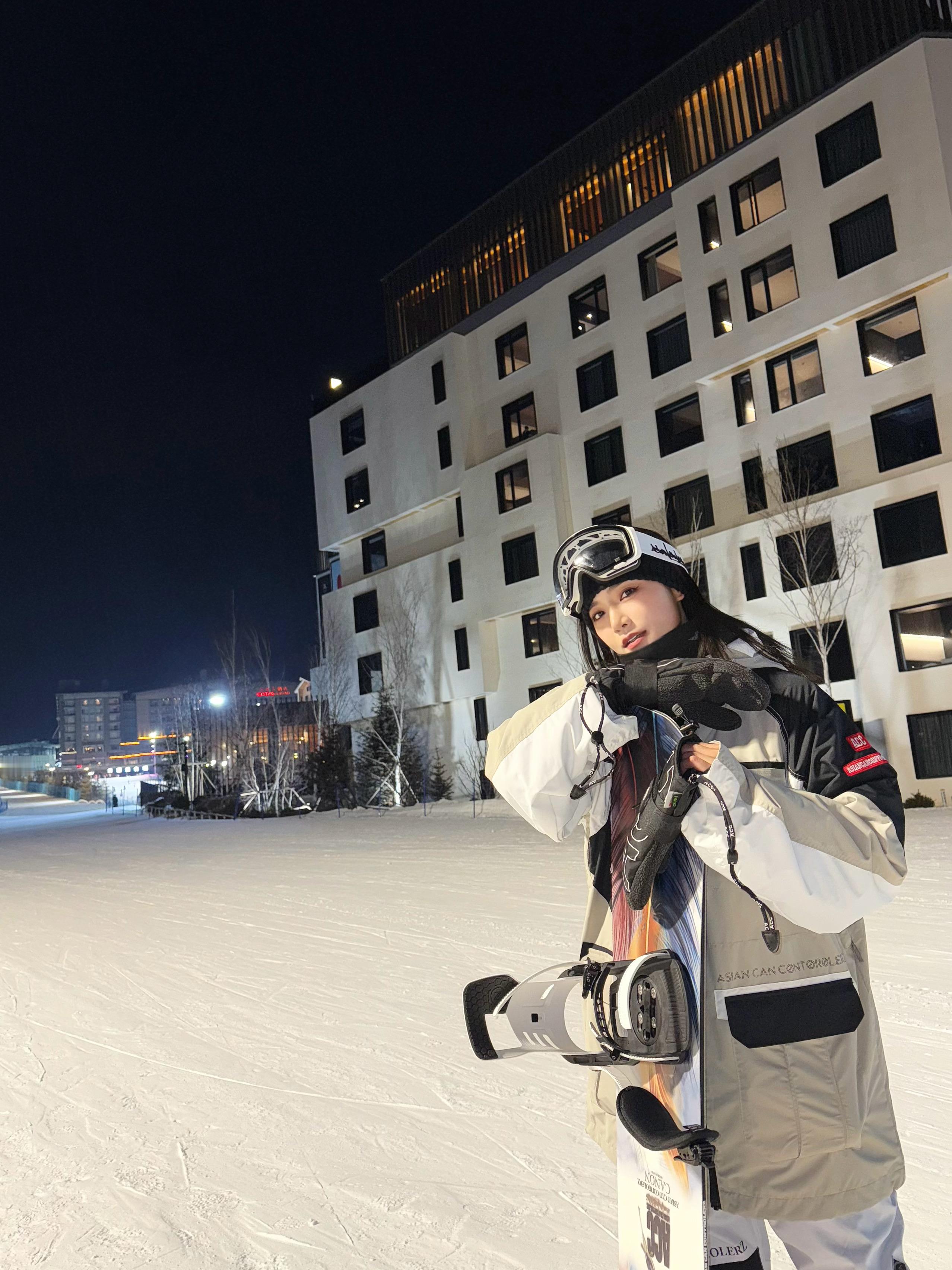 今年的mbti不用测了P人没跑想滑 就冲 二月 愉快顺利 开板 ～！ 🏂 蛇年