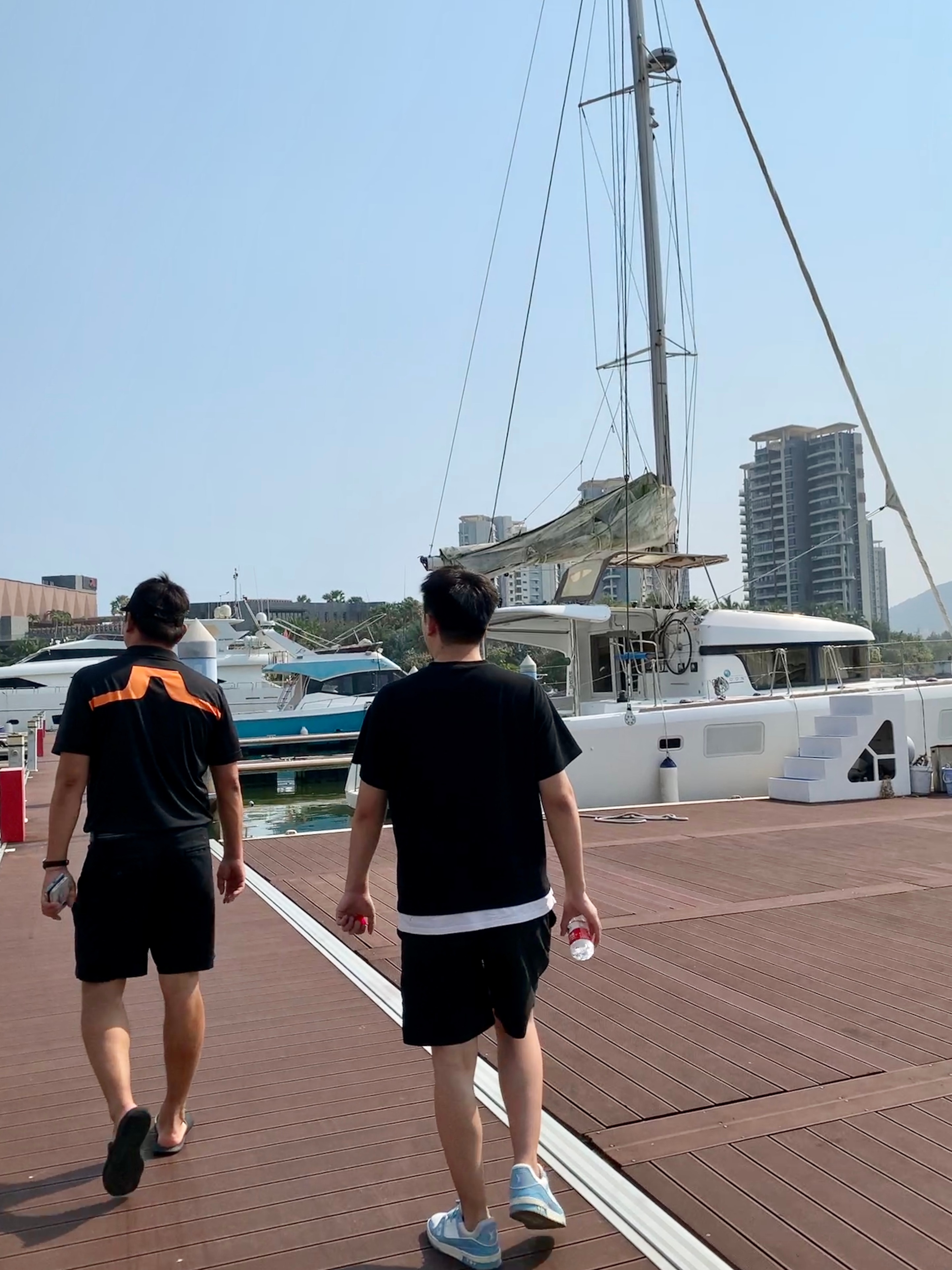 每年必须在海南90天+，没有专业的刷圈赛道，出海是最好的选择…  ​​​