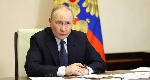 谁能想到，就在美国人自以为掐住了伊朗咽喉的当口，一通跨越两千多公里的加密电话，直