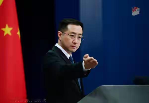 特朗普觊觎委内瑞拉的石油，就以打击贩毒为由，违反国际法对一个主权国家出兵，抓走其