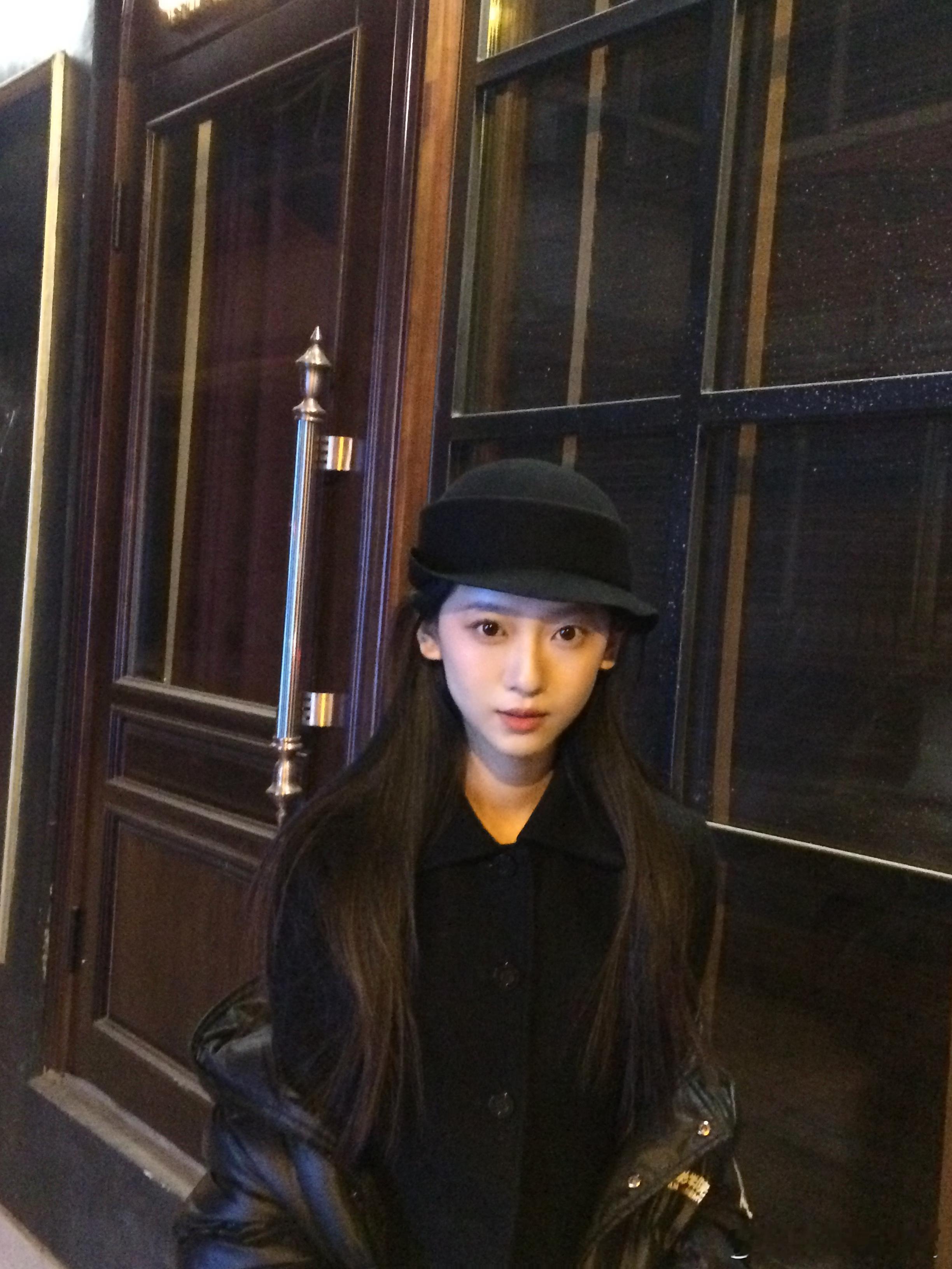 散落一点原图小花絮尔尔📻一些拍完还没开始p的花絮livephoto日常碎片 ​