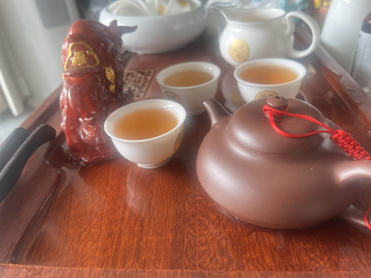 二月二龙抬头吉祥如意伴左右，愿大家诸事顺遂平安喜乐，烦恼全消好运长久相伴，一年都