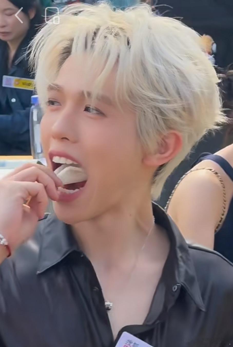 李昊偷吃李昊就这样明目张胆的偷吃李昊就这样明目张胆的偷吃 ​​​