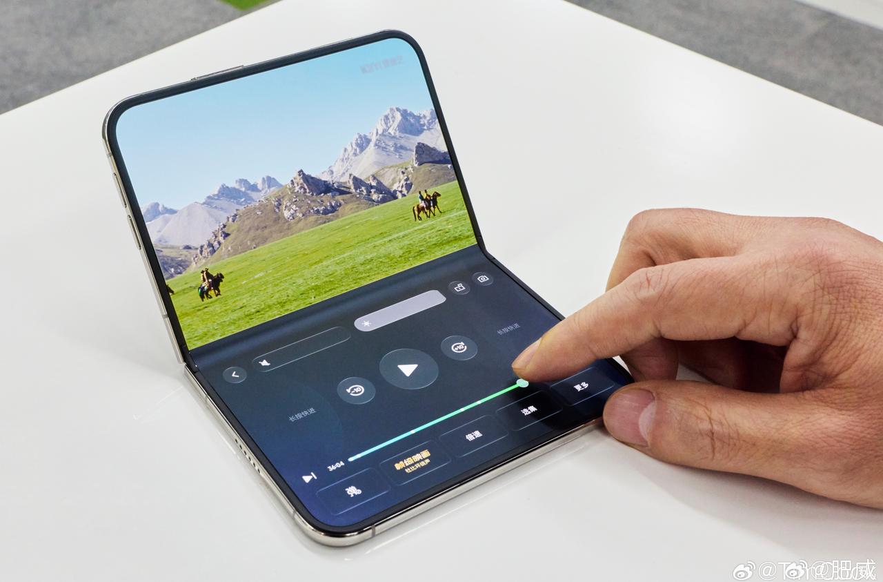iPhone Duo这个雾面屏真够雾面的[流鼻血] ​​​