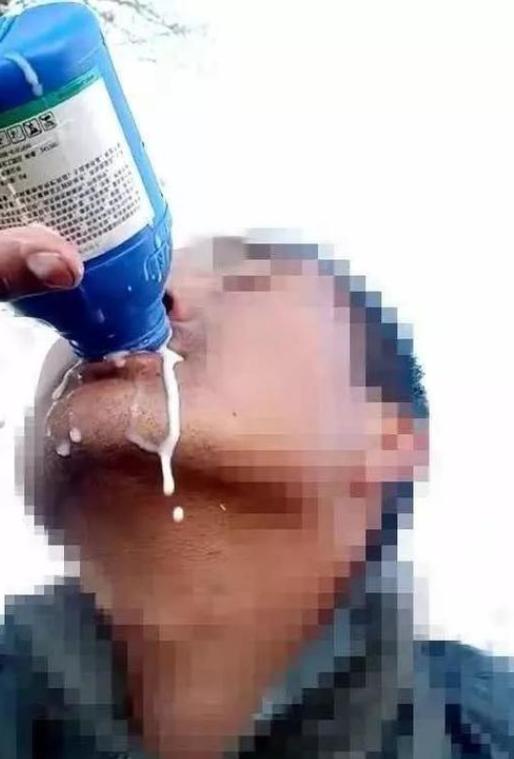 浙江安吉，一男子早年做生意时欠了他人3万元货款一直未付。后男子被告上法院，经法庭