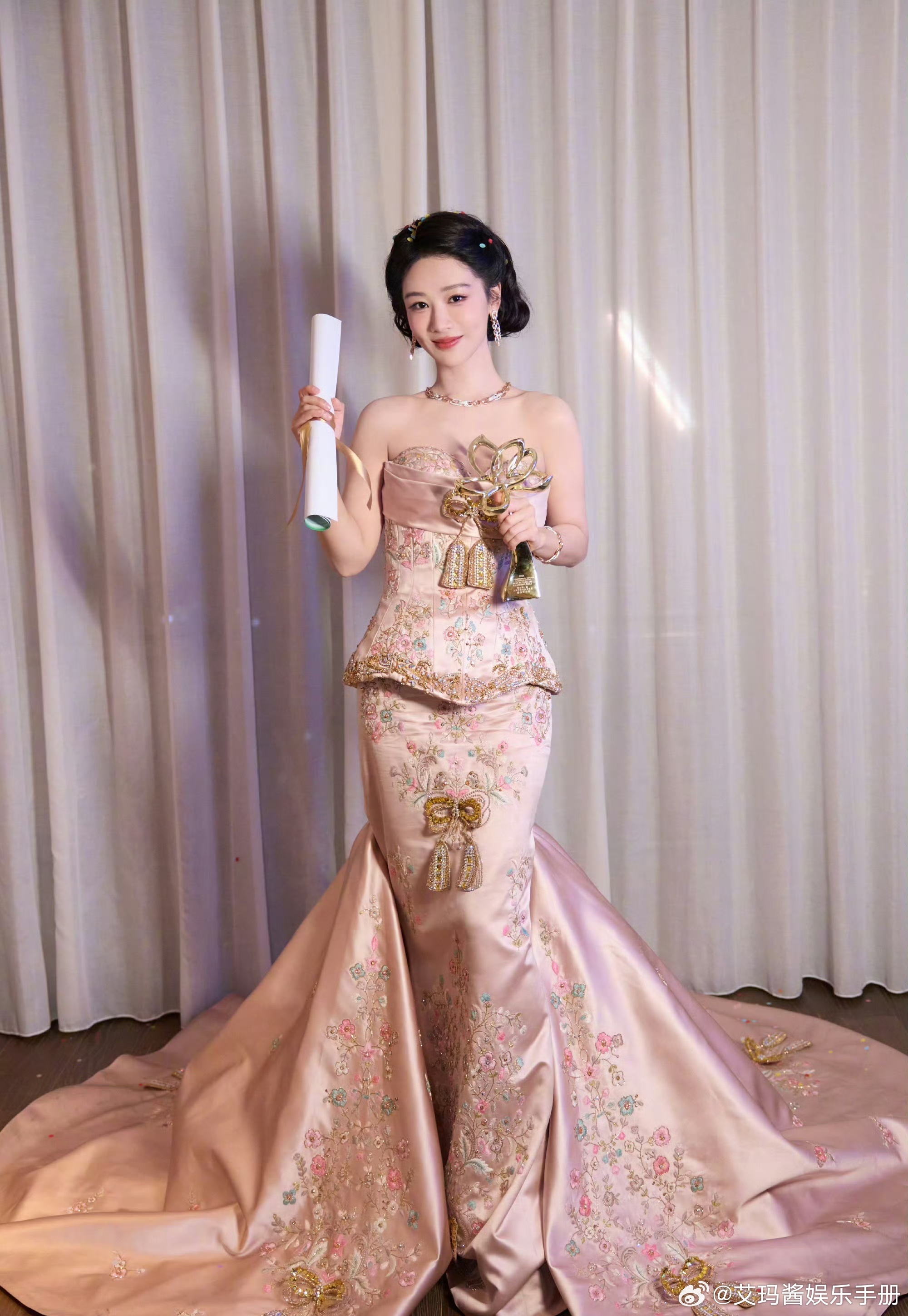 三位主流视后，你Pick谁的演技？赵丽颖金鹰奖 飞天奖视后迪丽热巴金鹰奖视后杨紫
