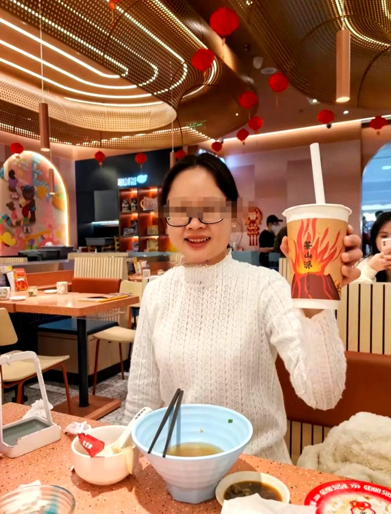 刷到莆田这桩事时，一下子刺眼：20万彩礼砸下去，工作日一律免谈亲密，周末还要看心