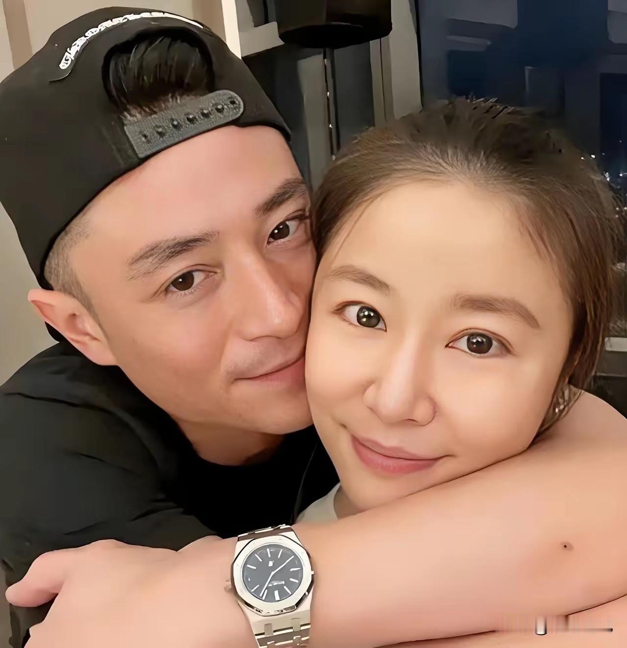 林心如，发文庆祝！
​​8月1日，林心如和老公霍建华一起冲上热搜，原因是林心如在