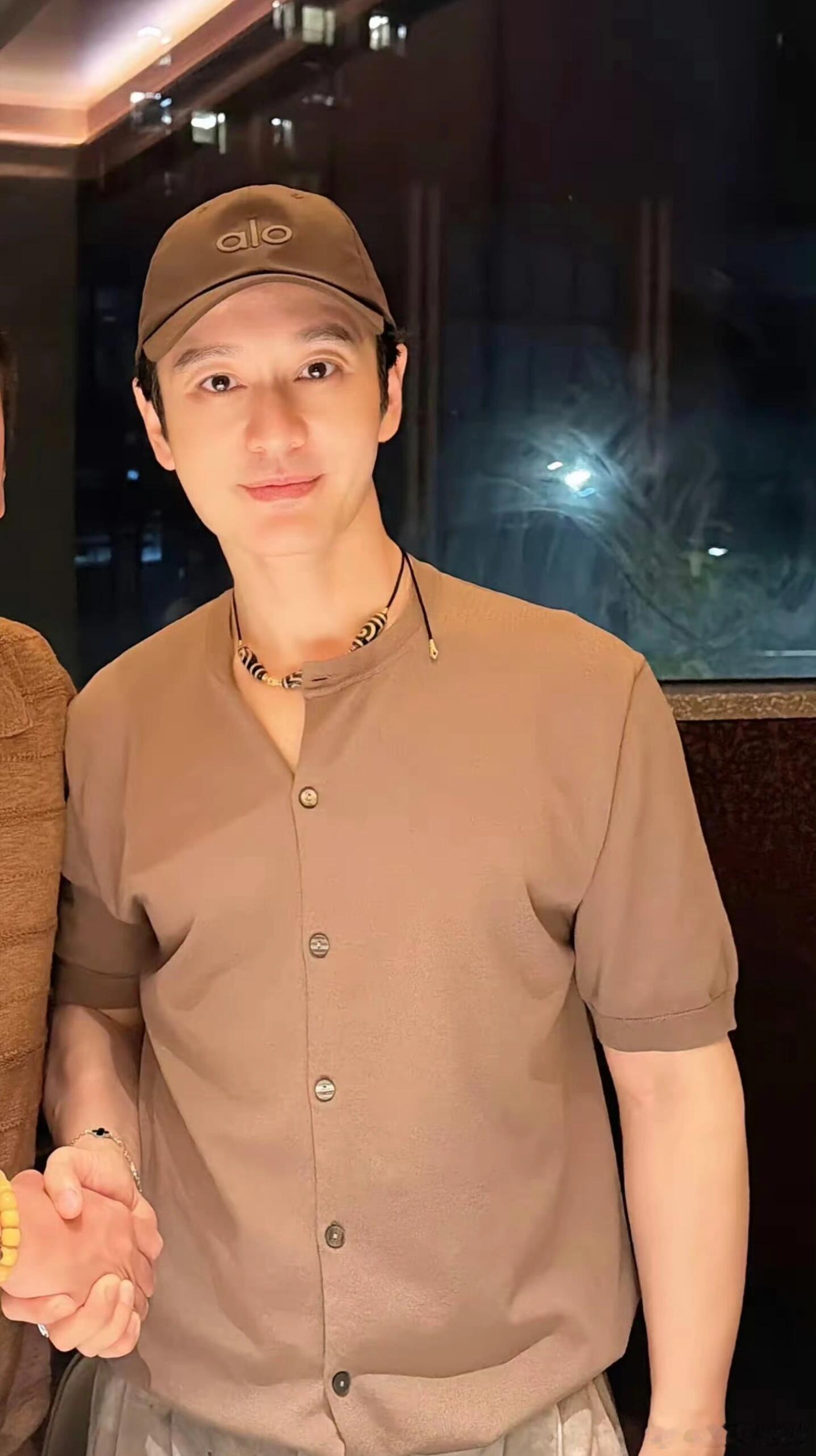 黄晓明不想借钱但不忍心拒绝黄晓明哪怕拒绝也会说对不起把别人的感受放在自己前面 ​