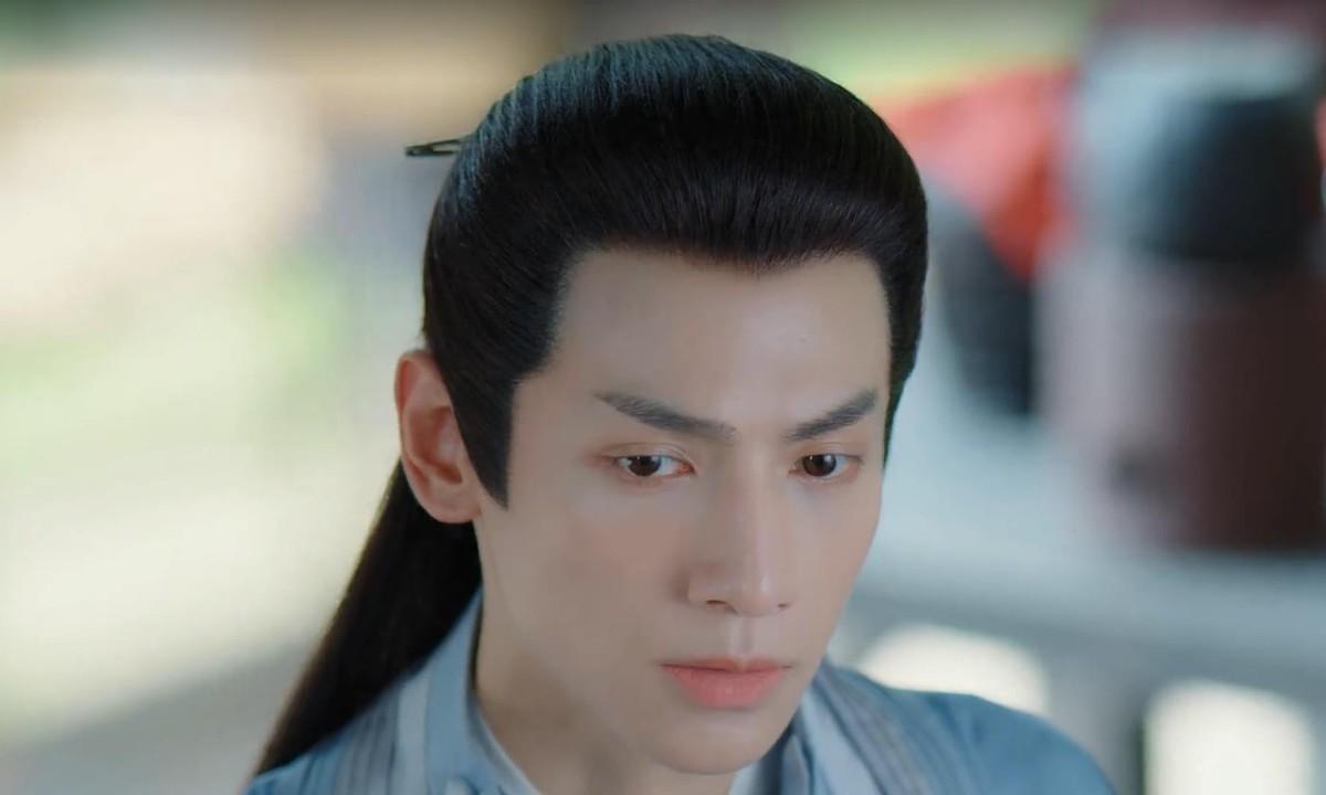 刘邦向群臣提问自己是何等皇帝，周昌毫无避讳地回答：你是像桀纣一样的君主吗？
公元