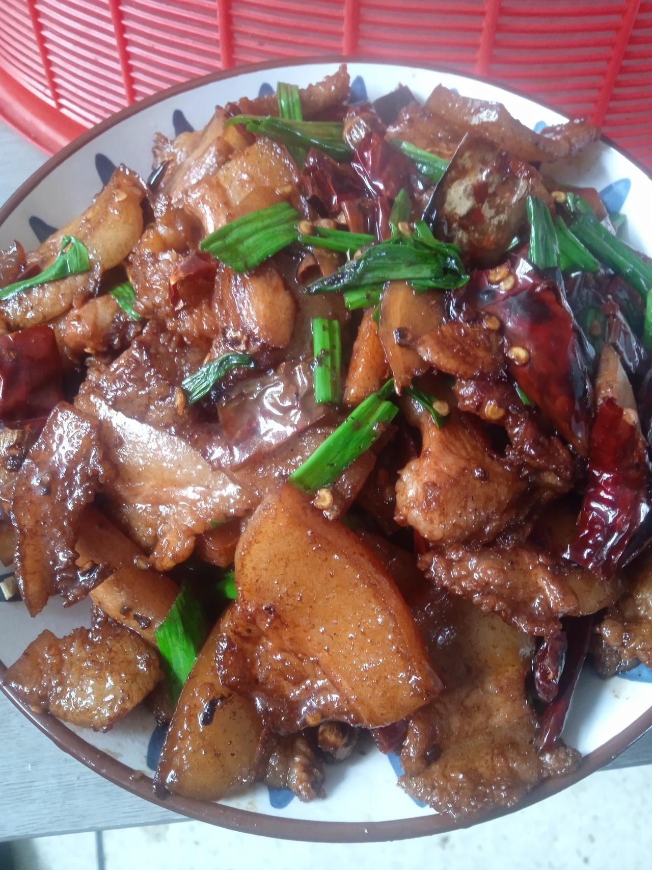 “你不是在结婚，你是在跟一个人的全部过去结婚。”
普遍的人都认为结婚就等于幸福，