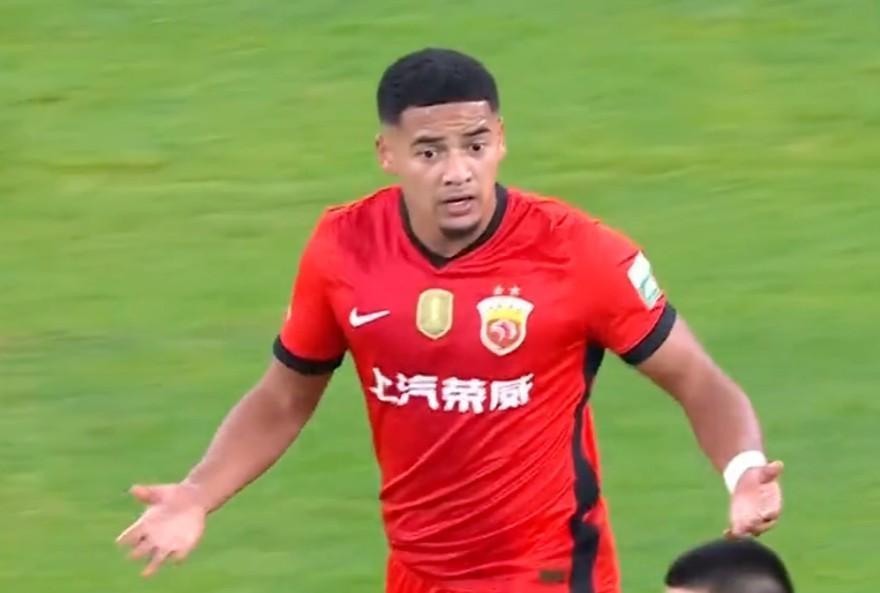 海港下一个主场上座率会不会骤减？毕竟首轮输球而且连续3场不赢球，不少海港球迷已经