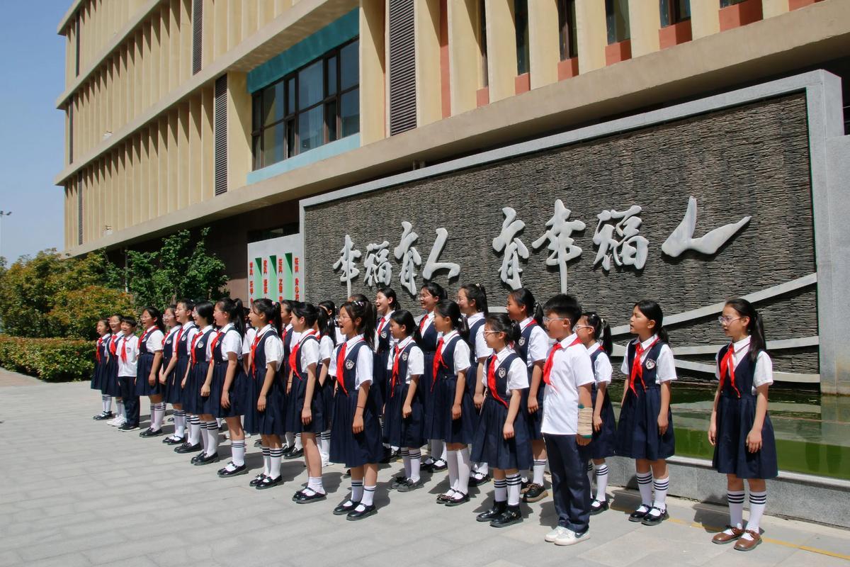 中小学取消重点班对学生有何好处 中小学取消重点班，对学生好处多多。以前分重点班和