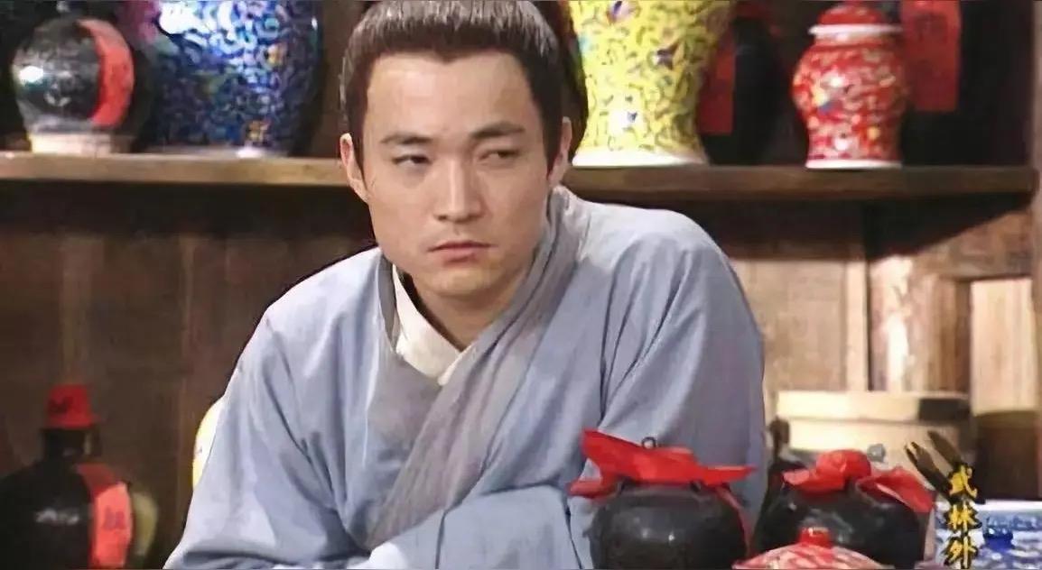 曾在武林外传饰演吕秀才的喻恩泰，最近陷入婚变舆情，有人说喻恩泰之前总发动态秀恩爱