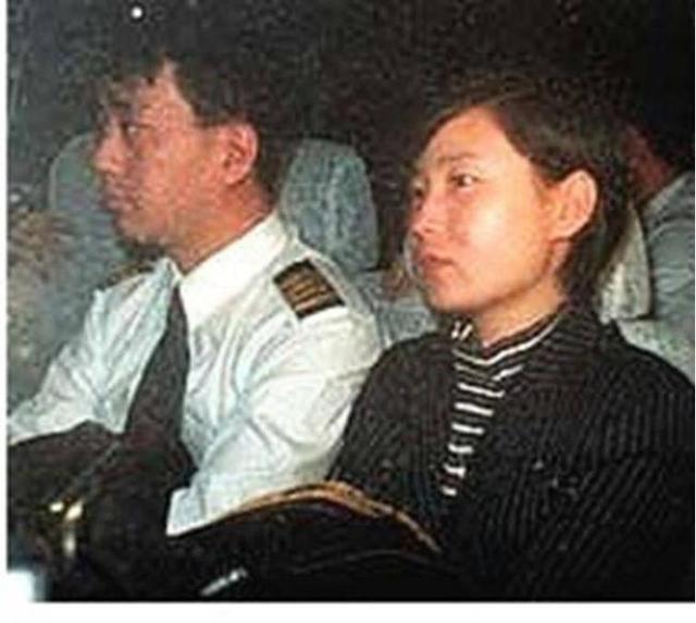 1998年，国航机长驾驶载有95名乘客的客机叛逃台湾，飞至台湾西南部空域时，4架