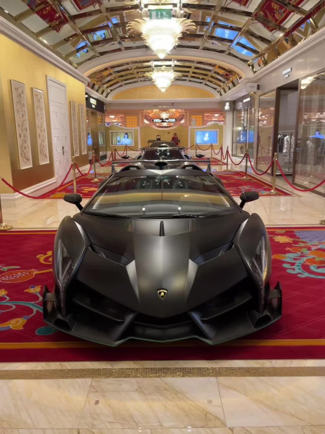 Lamborghini Veneno Roadster全球限量9台