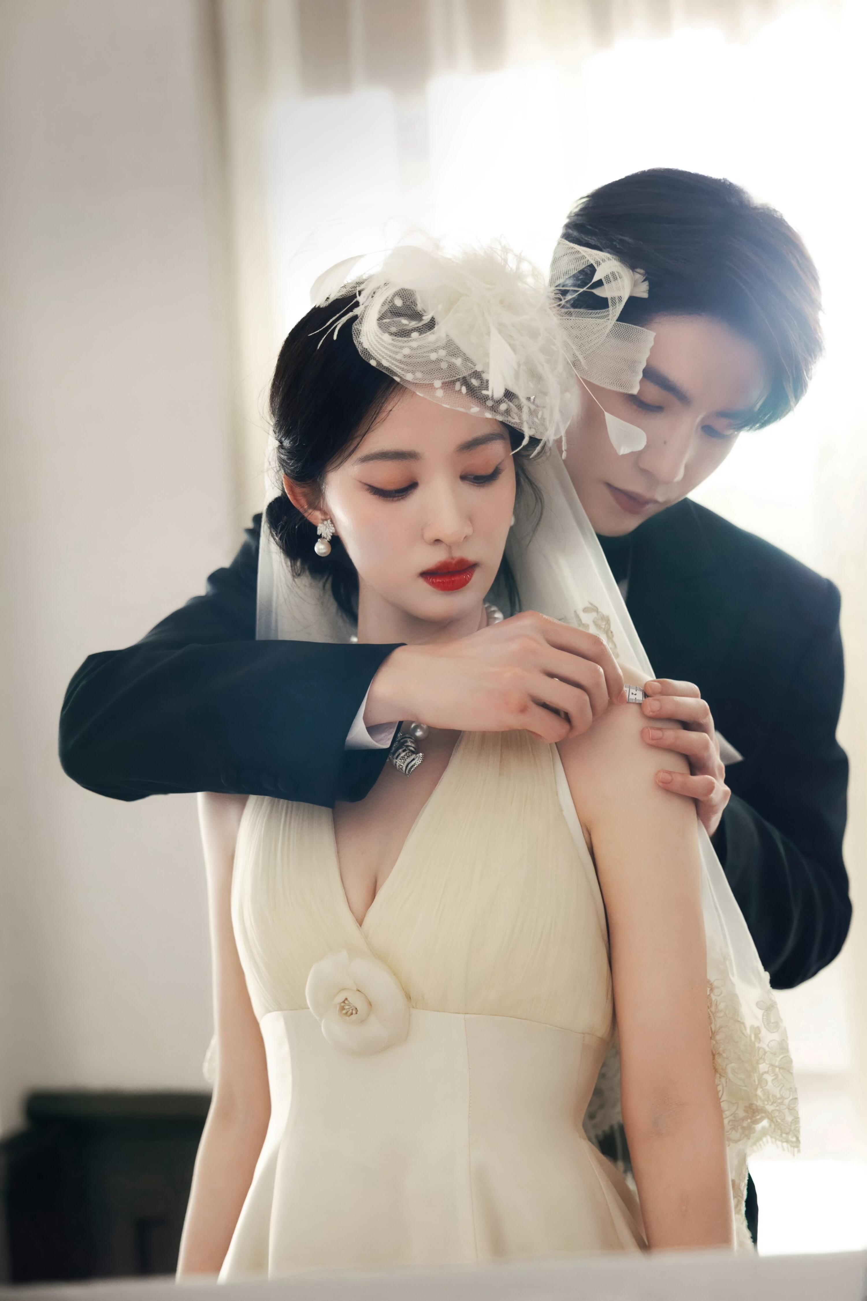 内娱又贡献了新的婚纱照模板 这和官宣有什么区别张凌赫王楚然这组婚纱照太绝了！微博