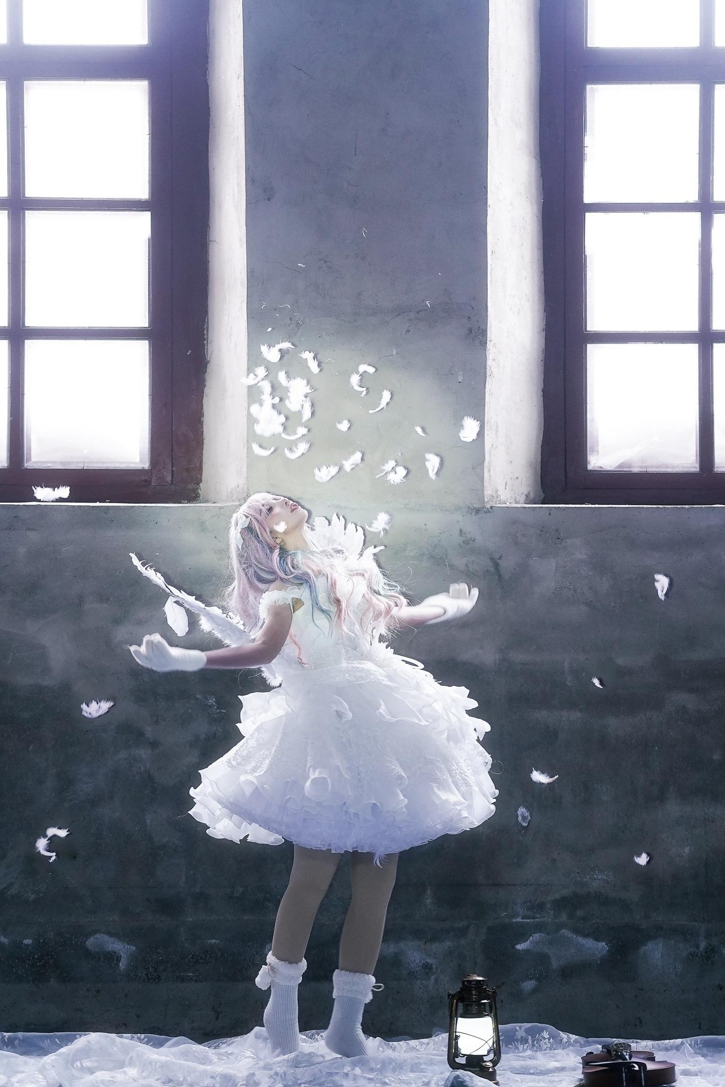 𝓈𝓌𝒶𝓃𝓈ℴ𝓃ℊ.八音盒里跳舞的小人
摄/后：我
出镜