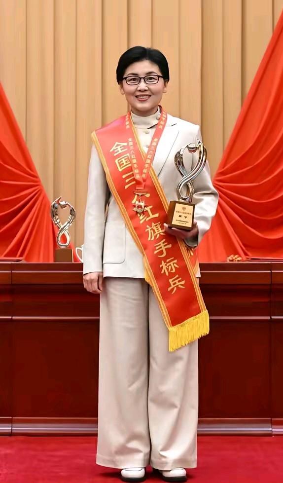 获得这样的荣誉，颜宁真的是实至名归，众望所归啊！