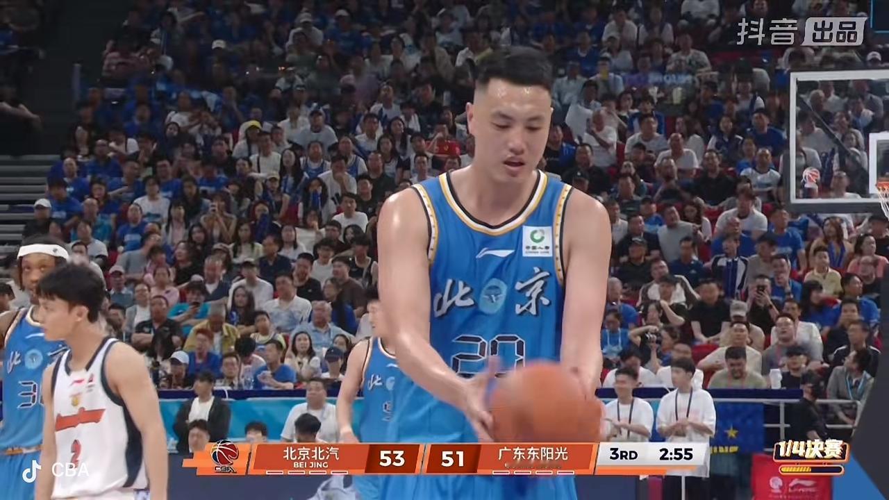 三节比赛结束了！北京北汽男篮还是领先！

        在刚刚结束的北京北汽男